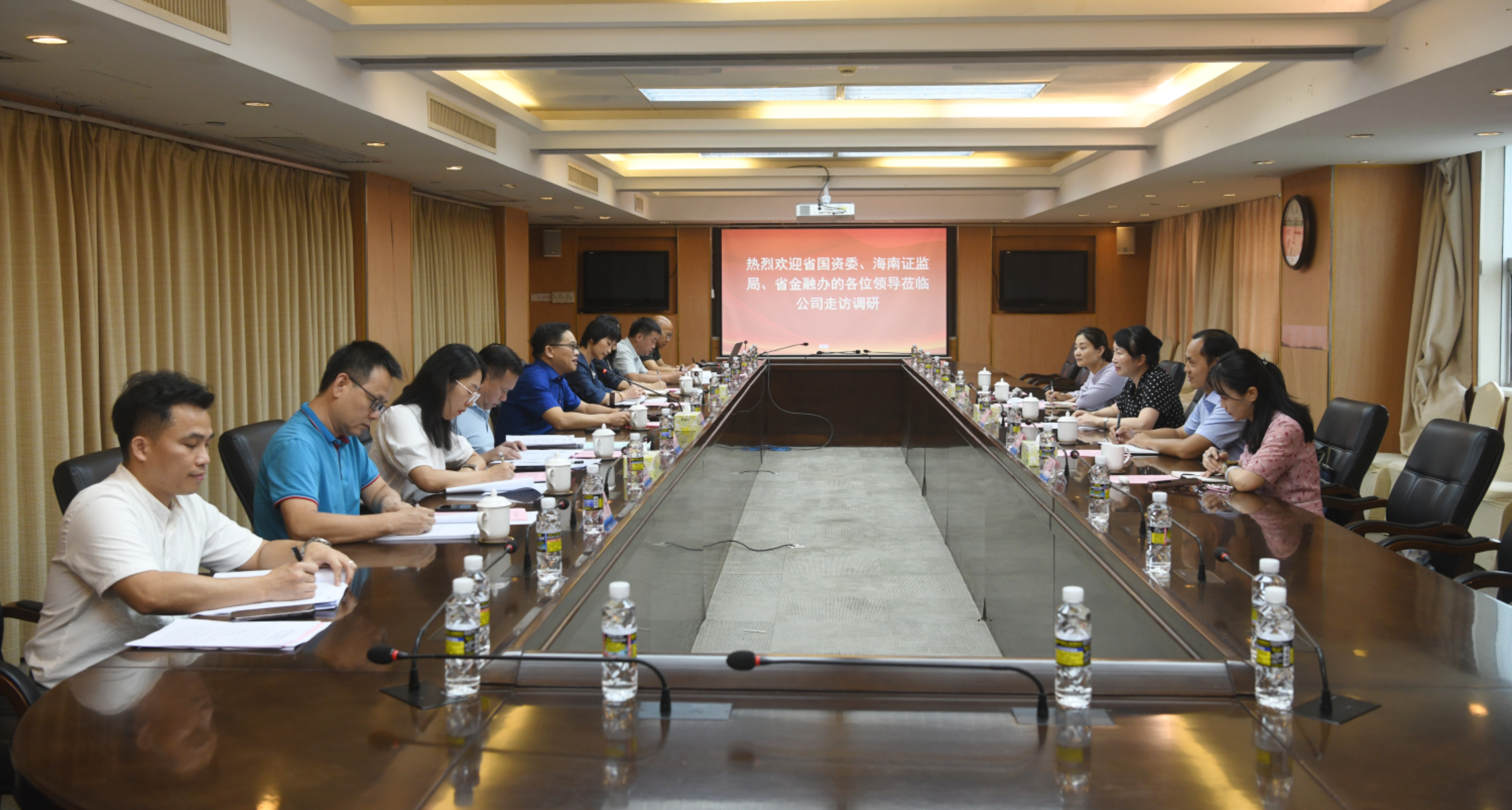 省国资委副主任吴亚梅率队到pp电子调研座谈