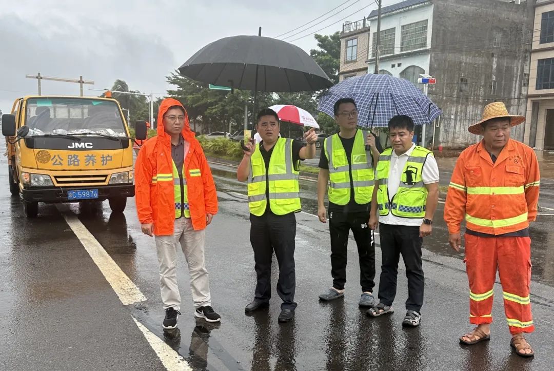 疾风劲雨见真章——pp电子养护公司全力抗击台风“韦帕”