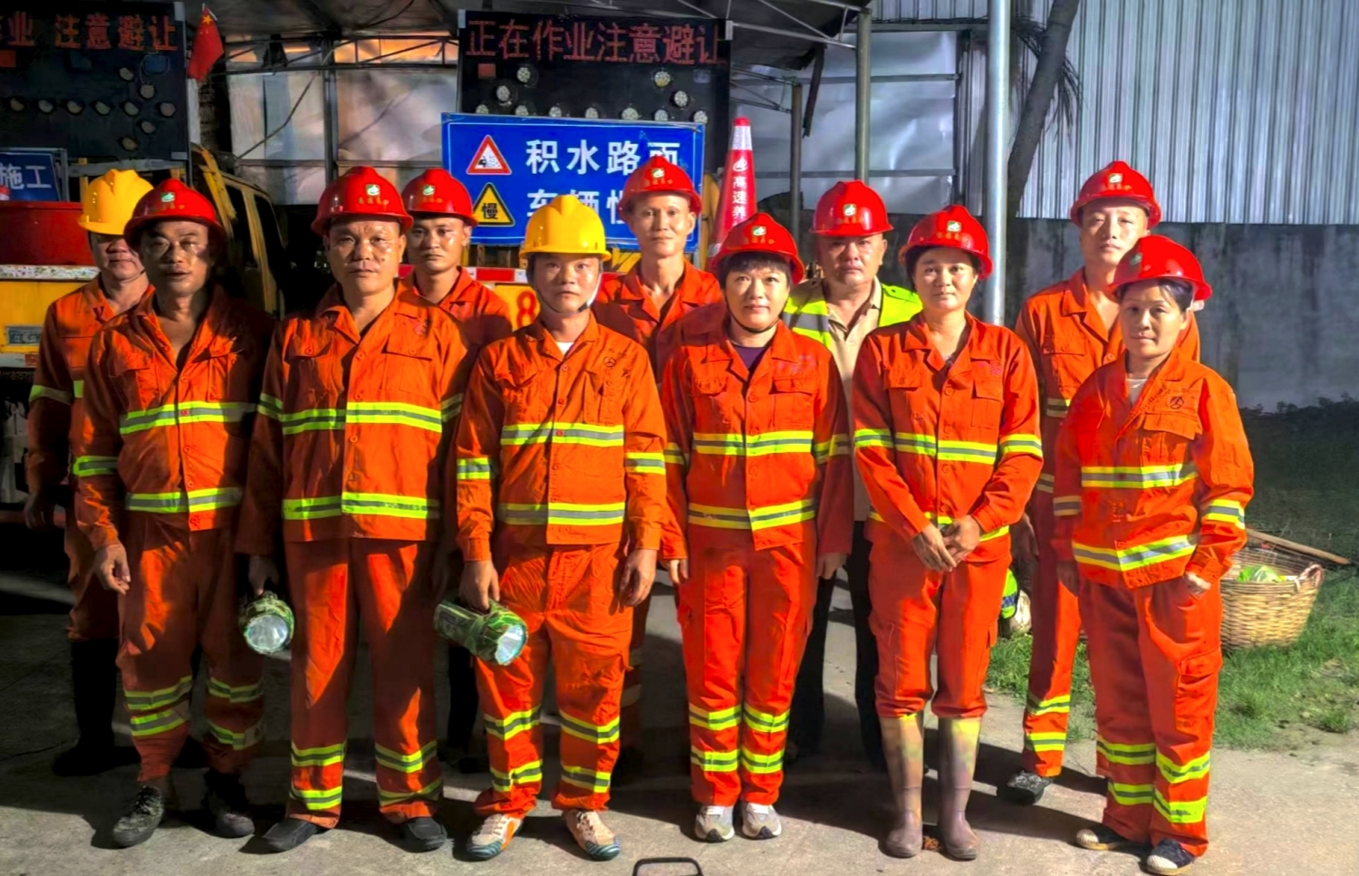 奋战“剑鱼”——pp电子养护筑起防风防汛“清静屏障”